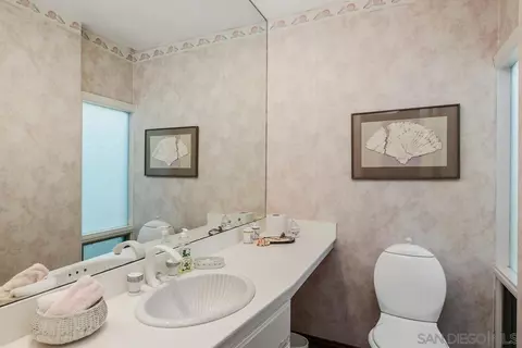Bath - 213 Ocean View Ave, Del Mar, CA 92014 photo 3 of 3