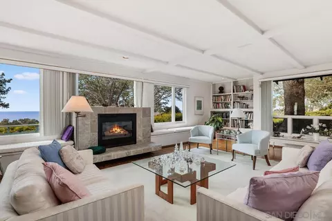 Living - 213 Ocean View Ave, Del Mar, CA 92014 photo 2 of 5