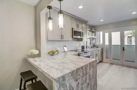 3204 Caminito Eastbluff #51, La Jolla, CA 92037