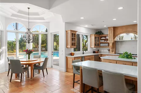 Kitchen - 14953 Huntington Gate Dr, Poway, CA 92064 photo 4 of 7