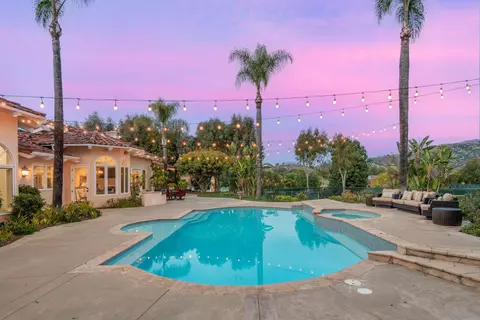 Exterior - 14953 Huntington Gate Dr, Poway, CA 92064 photo 4 of 19