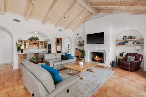 Living - 14953 Huntington Gate Dr, Poway, CA 92064 photo 2 of 7