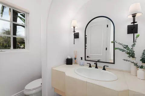 Bath - 14953 Huntington Gate Dr, Poway, CA 92064 photo 1 of 6