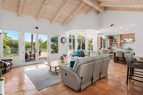Living - 14953 Huntington Gate Dr, Poway, CA 92064 photo 4 of 7
