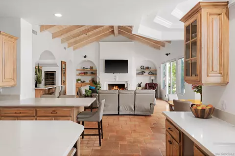 Dining - 14953 Huntington Gate Dr, Poway, CA 92064 photo 2 of 4