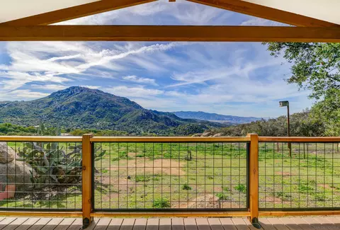 17545 Skyline Truck Trl, Jamul, CA 91935