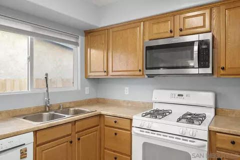 Kitchen - 9106 Inverness Rd, Santee, CA 92071 photo 3 of 9