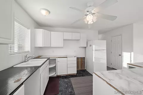 Kitchen - 9106 Inverness Rd, Santee, CA 92071 photo 9 of 9