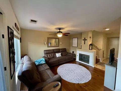 Living - 395 Whispering Willow Dr #C, Santee, CA 92071 photo 3 of 5