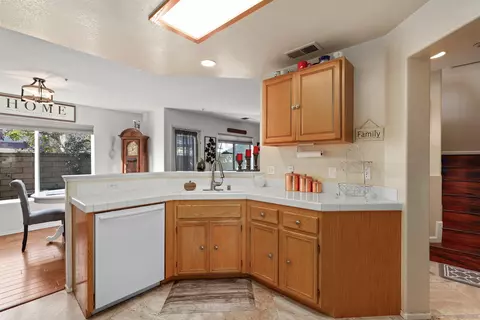 Kitchen - 395 Whispering Willow Dr #C, Santee, CA 92071 photo 2 of 4
