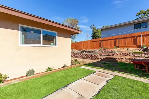8884 Echo Dr, La Mesa, CA 91941 photo 23