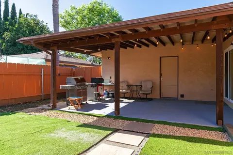 8884 Echo Dr, La Mesa, CA 91941 photo 21