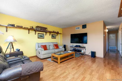 8884 Echo Dr, La Mesa, CA 91941 photo 5