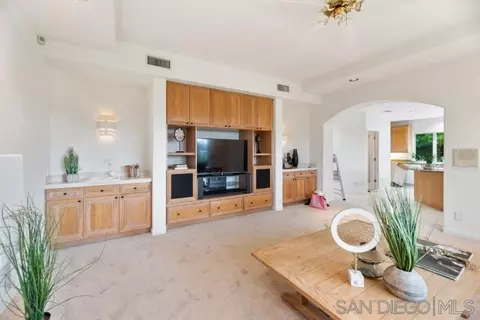 296 Royal Crest Ct, Escondido, CA 92025 photo 17