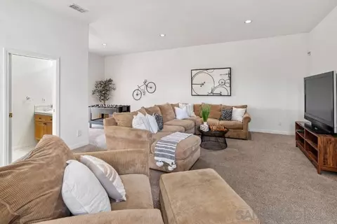 296 Royal Crest Ct, Escondido, CA 92025 photo 21