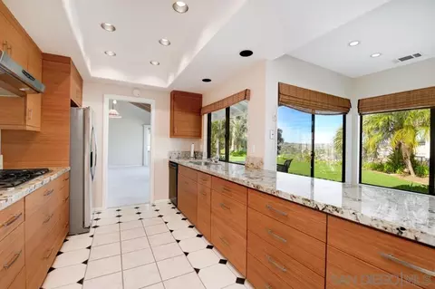2418 Torrejon Pl, Carlsbad, CA 92009 photo 10