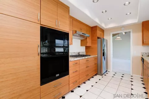 2418 Torrejon Pl, Carlsbad, CA 92009 photo 13