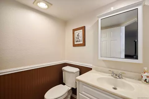 Bath - 13575 Quiet Hills Dr, Poway, CA 92064 photo 1 of 5