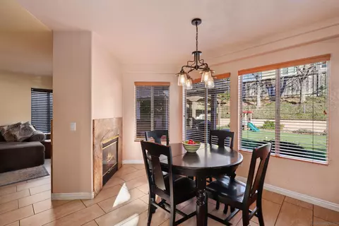 Dining - 13575 Quiet Hills Dr, Poway, CA 92064 photo 3 of 4