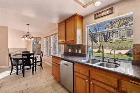 Kitchen - 13575 Quiet Hills Dr, Poway, CA 92064 photo 3 of 4