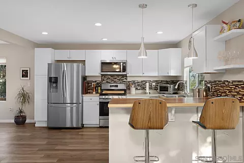 1653 Hawk Ridge Pl, Escondido, CA 92027