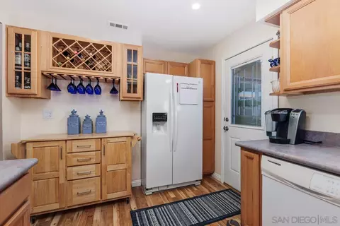 Kitchen - 4434 Kittiwake Way, Oceanside, CA 92057 photo 3 of 4
