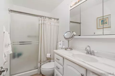 Bath - 4434 Kittiwake Way, Oceanside, CA 92057 photo 1 of 2