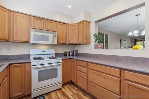 Kitchen - 4434 Kittiwake Way, Oceanside, CA 92057 photo 2 of 4