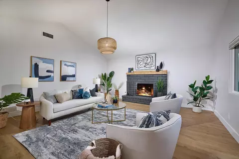 1011 Deerhaven, Vista, CA 92084