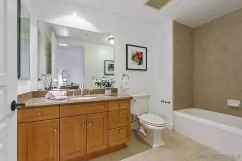 Bath - 1030 Genter St #201, La Jolla, CA 92037 photo 3 of 3