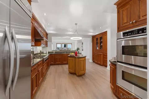Kitchen - 1030 Genter St #201, La Jolla, CA 92037 photo 4 of 5
