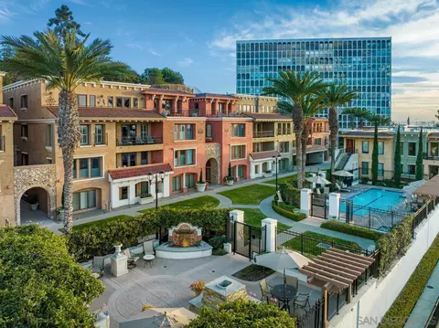 View/Area - 1030 Genter St #201, La Jolla, CA 92037 photo 4 of 5