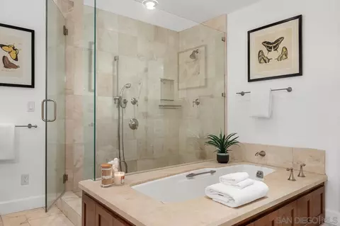 Bath - 1030 Genter St #201, La Jolla, CA 92037 photo 2 of 3