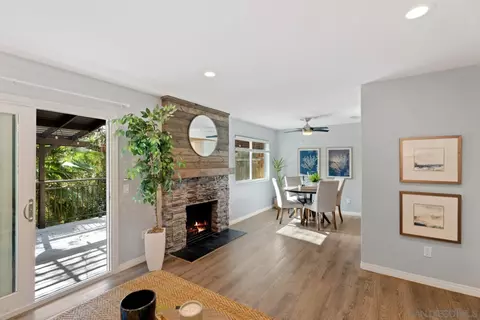 939 Marlin Dr, Vista, CA 92084 photo 2