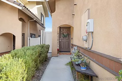 723 Anastasia Ct, El Cajon, CA 92020 photo 4