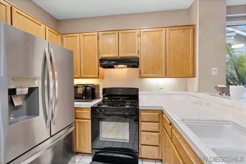 1935 Intrepid Way, Vista, CA 92081 photo 13