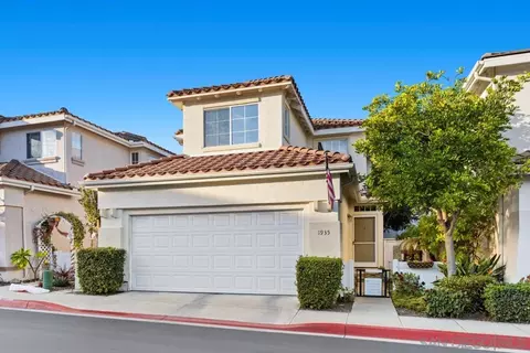 1935 Intrepid Way, Vista, CA 92081 photo 2
