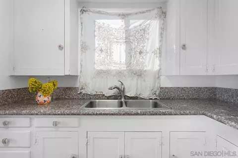 Kitchen - 265 Hill St, Solana Beach, CA 92075 photo 4 of 5