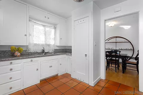Kitchen - 265 Hill St, Solana Beach, CA 92075 photo 3 of 5