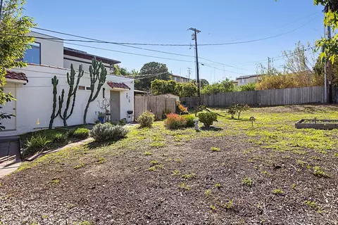 Exterior - 265 Hill St, Solana Beach, CA 92075 photo 4 of 7