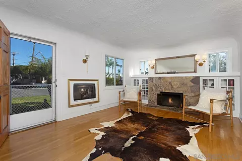 Living - 265 Hill St, Solana Beach, CA 92075 photo 2 of 4