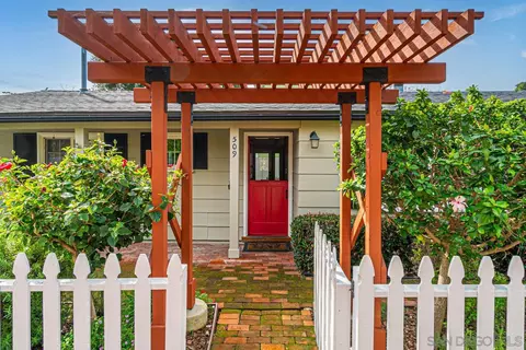 509 Pomona, Coronado, CA 92118 photo 8