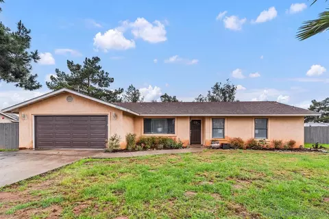 1922 Vermont St, Ramona, CA 92065