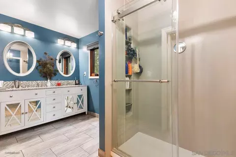 Bath - 15100 Vali Hai Rd, Poway, CA 92064 photo 1 of 3