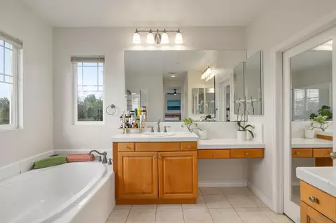 Bath - 3176 Corte Tradicion, Carlsbad, CA 92009 photo 5 of 6
