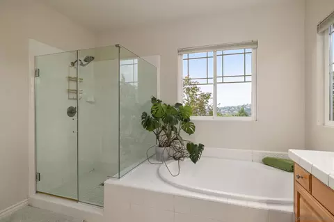 Bath - 3176 Corte Tradicion, Carlsbad, CA 92009 photo 6 of 6
