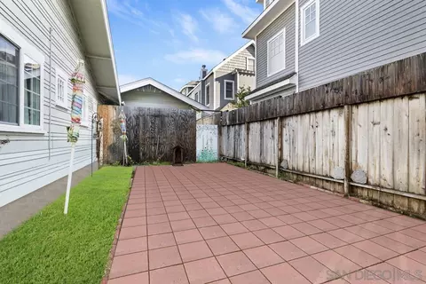 Exterior - 961 E Ave, Coronado, CA 92118 photo 5 of 10