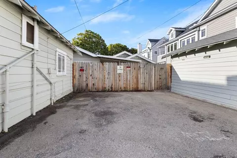 Exterior - 961 E Ave, Coronado, CA 92118 photo 9 of 10
