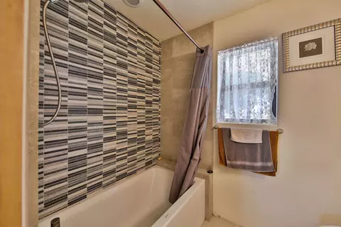 Bath - 6953 Split Mountain Rd, Borrego Springs, CA 92004 photo 1 of 3