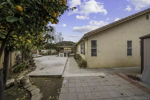 Exterior - 5001 Avocado Park Way, Fallbrook, CA 92028 photo 9 of 9